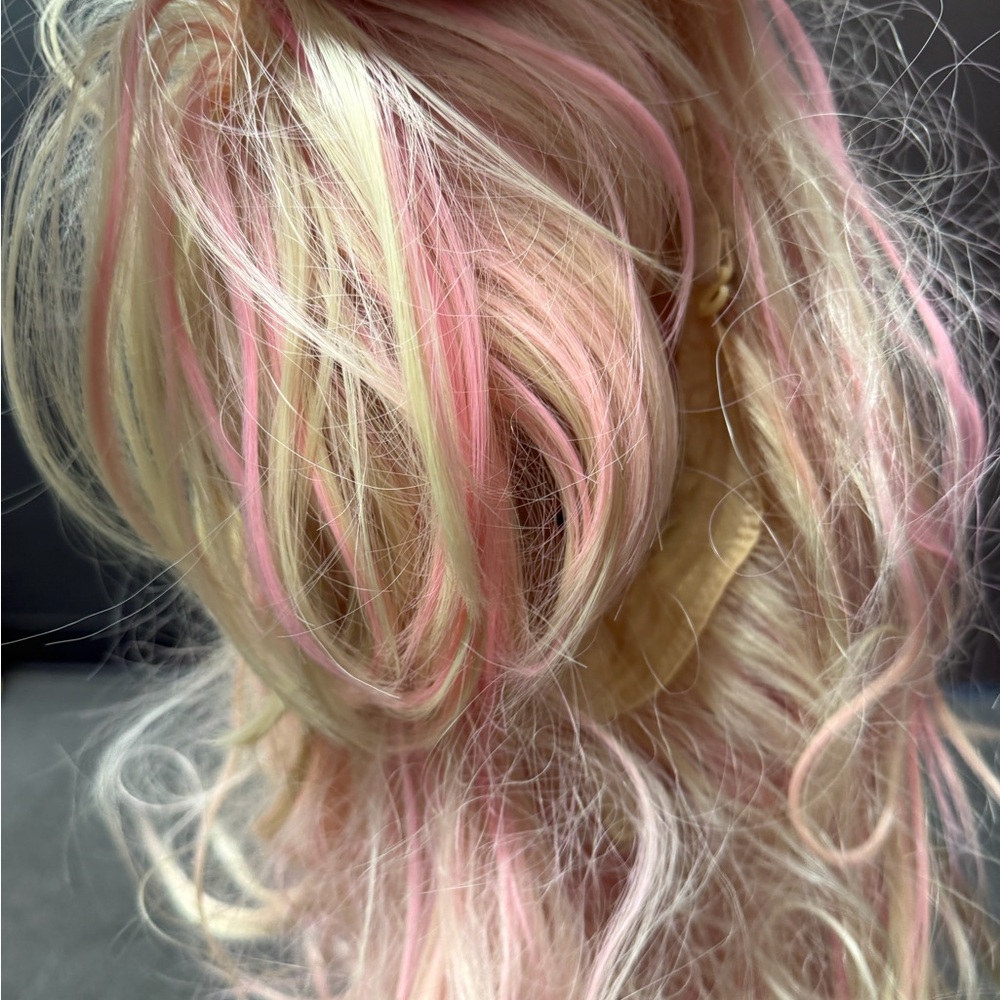 Fever Sienna Wig Adult Blonde Candy - Picture 6 of 7